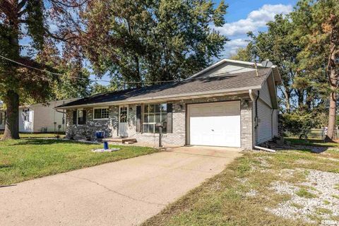 Tiny photo for 1206 W Goodall Street, Marion, IL 62959 (MLS # EB460169)