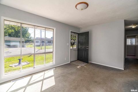 Tiny photo for 1206 W Goodall Street, Marion, IL 62959 (MLS # EB460169)