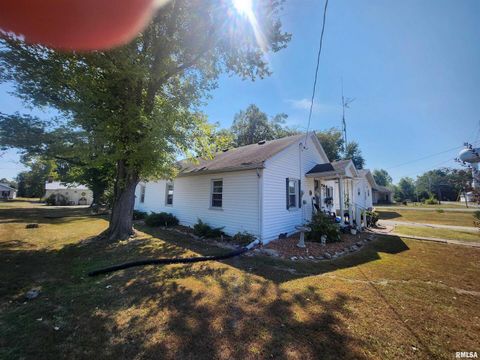 Tiny photo for 118 MISSOURI Street, Pinckneyville, IL 62274 (MLS # EB459697)