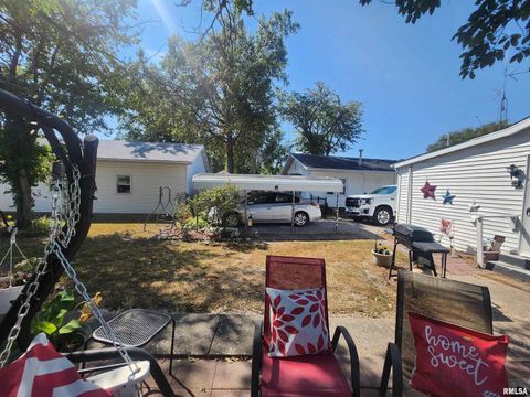 Tiny photo for 118 MISSOURI Street, Pinckneyville, IL 62274 (MLS # EB459697)