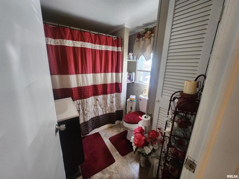 Tiny photo for 118 MISSOURI Street, Pinckneyville, IL 62274 (MLS # EB459697)