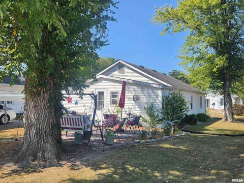 Tiny photo for 118 MISSOURI Street, Pinckneyville, IL 62274 (MLS # EB459697)