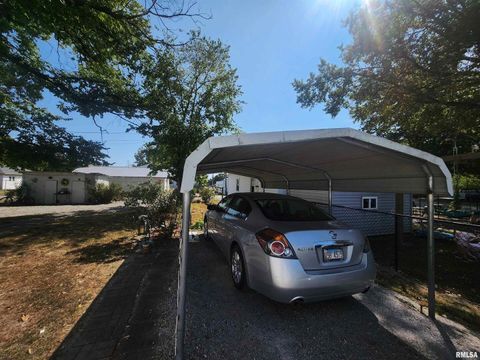 Tiny photo for 118 MISSOURI Street, Pinckneyville, IL 62274 (MLS # EB459697)