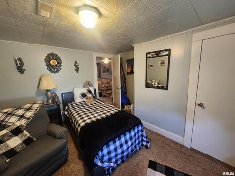 Tiny photo for 118 MISSOURI Street, Pinckneyville, IL 62274 (MLS # EB459697)