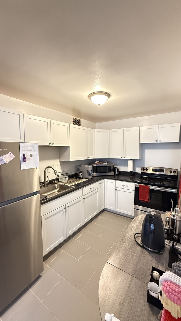6157 N SHERIDAN Road 3C