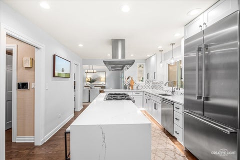 Tiny photo for 641 Lake Road, Glen Ellyn, IL 60137 (MLS # 12754618)