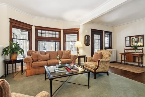 Tiny photo for 608 S Elmwood Avenue, Oak Park, IL 60304 (MLS # 12559094)