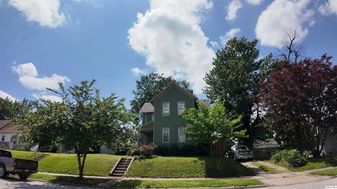 Tiny photo for 712 S 19th ST, Quincy, IL 62301 (MLS # 12657073)