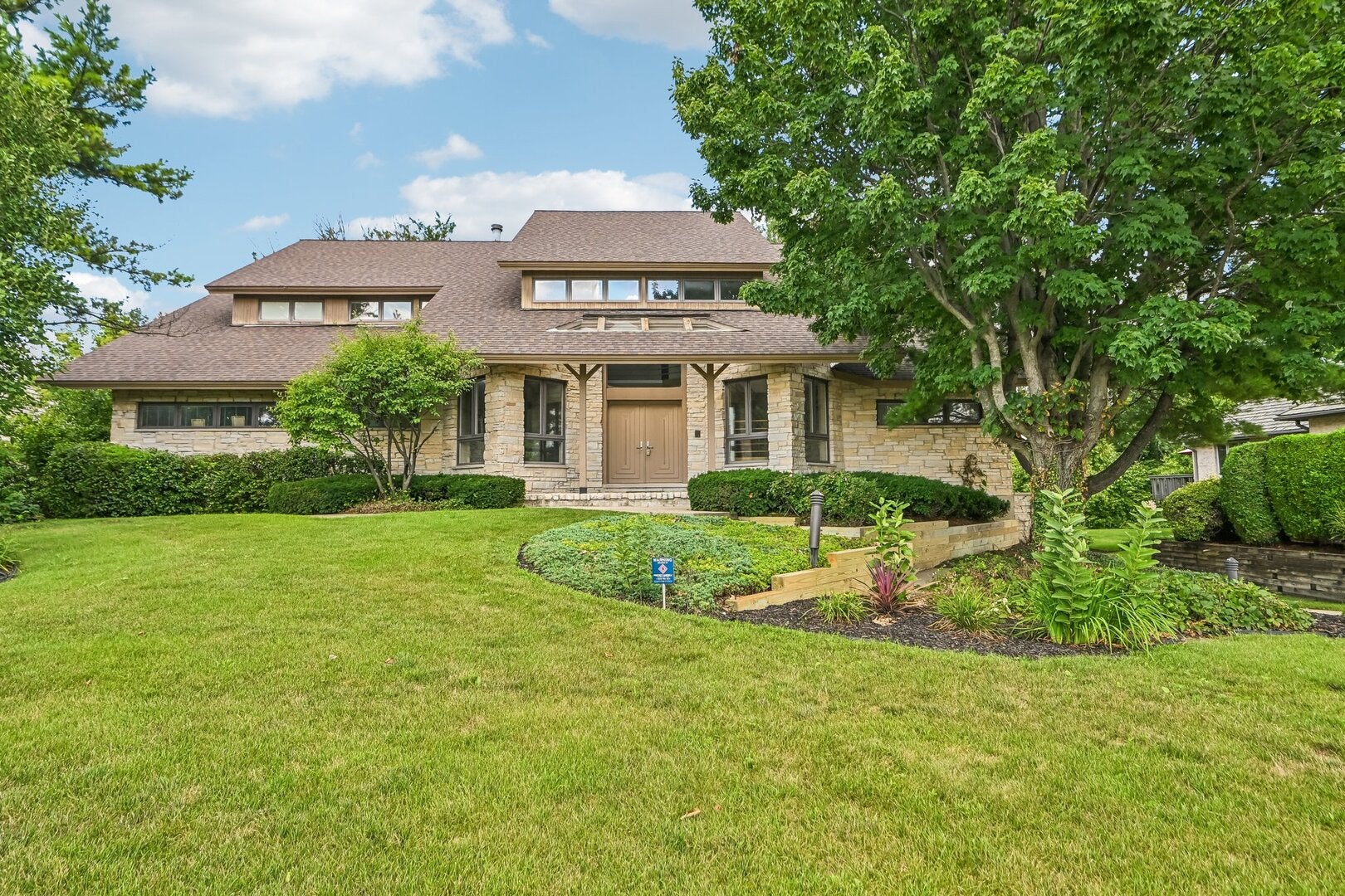 8420 Evergreen Lane
