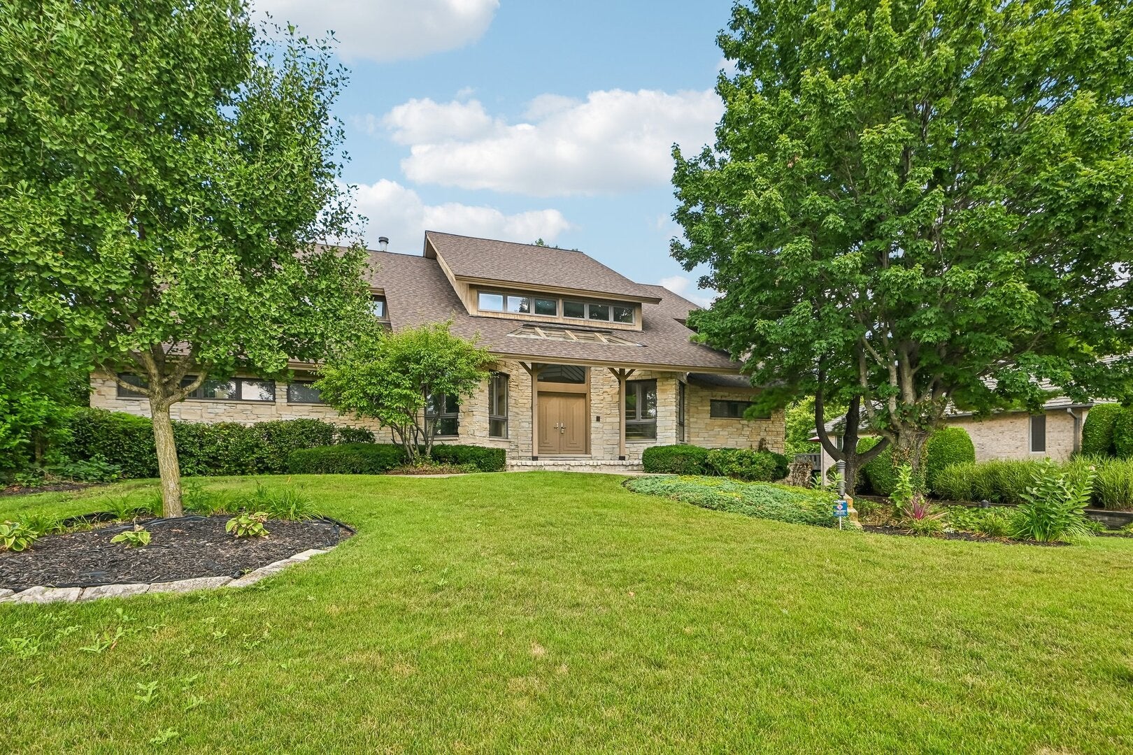 8420 Evergreen Lane