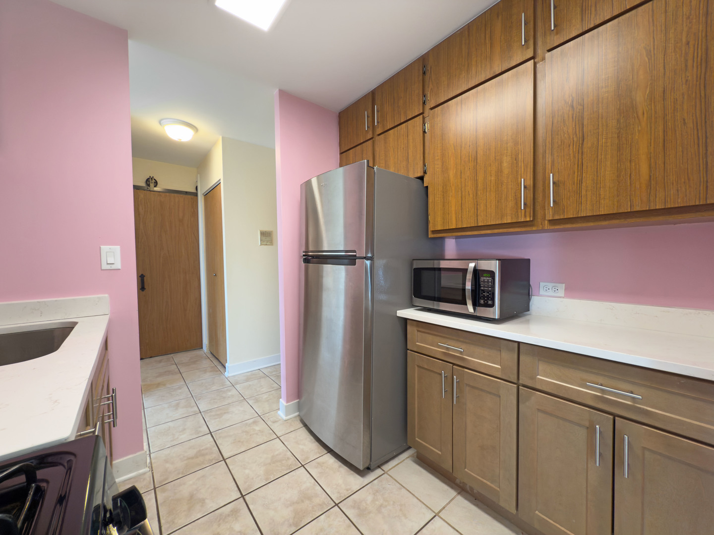 33 N Main Street 4J