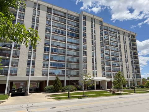 33 N Main Street 4J Lombard IL 60148
