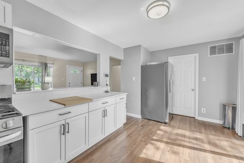 Tiny photo for 210 Monterey Drive, Bolingbrook, IL 60440 (MLS # 12492224)