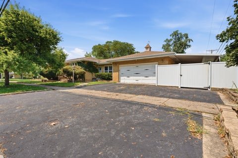 Tiny photo for 545 S 6th Avenue, La Grange, IL 60525 (MLS # 12721972)