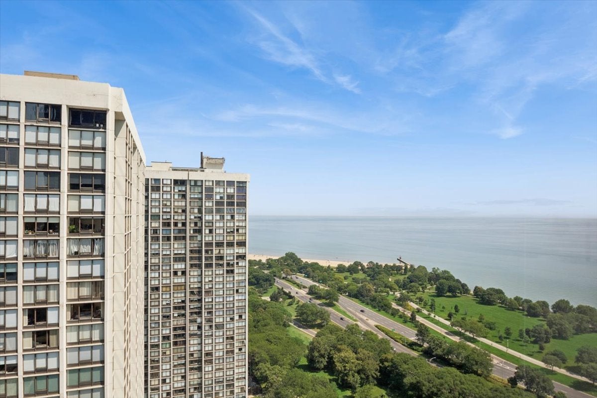 5415 N Sheridan Road 3407