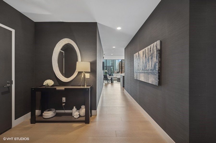 366 W Superior Street 1002