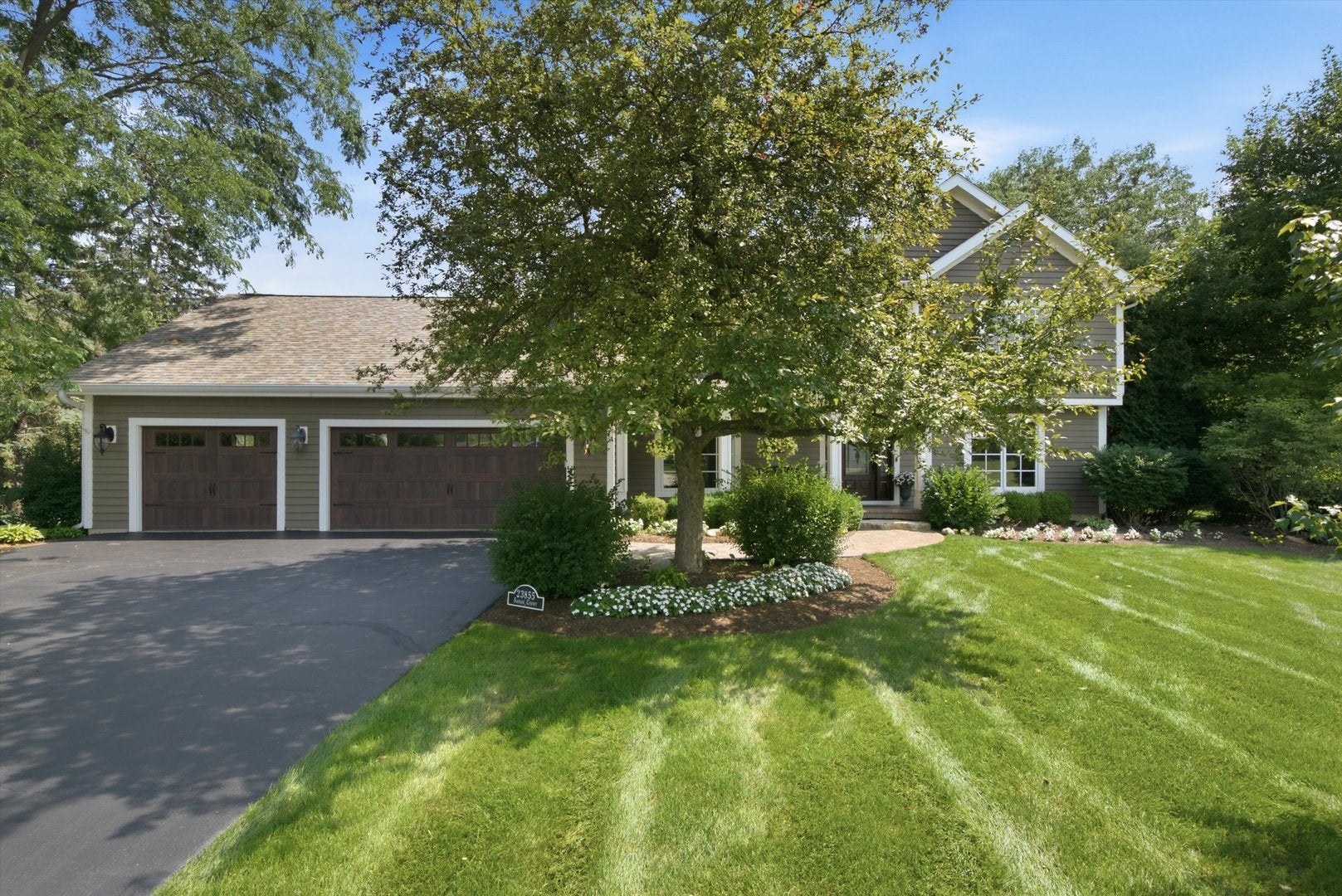 23855 W Sarah Court