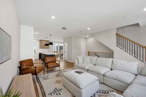 Tiny photo for 944 Beloit Avenue #4, Forest Park, IL 60130 (MLS # 12579302)