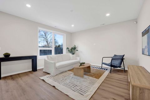 Tiny photo for 944 Beloit Avenue #4, Forest Park, IL 60130 (MLS # 12579302)