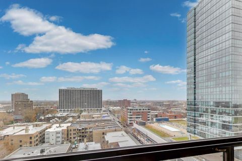 Tiny photo for 4343 N Clarendon Avenue #1315, Chicago, IL 60613 (MLS # 12523266)