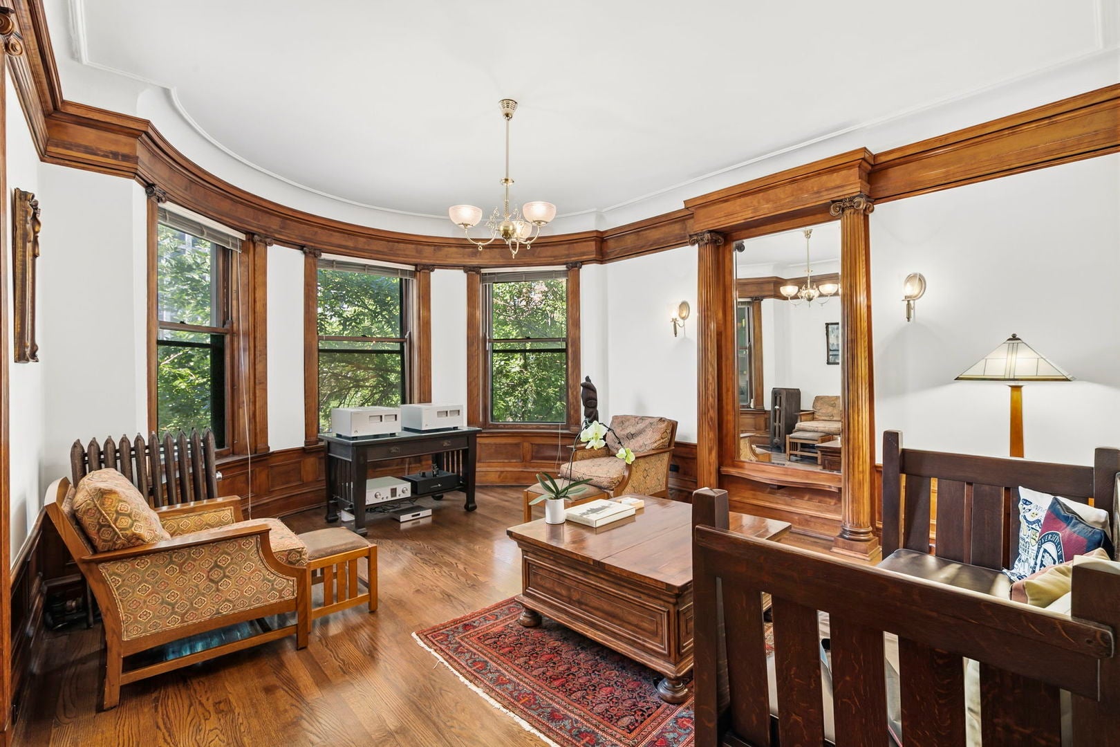 453 W Fullerton Parkway 2E