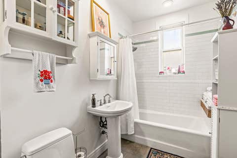 Tiny photo for 453 W Fullerton Parkway #2E, Chicago, IL 60614 (MLS # 12739888)