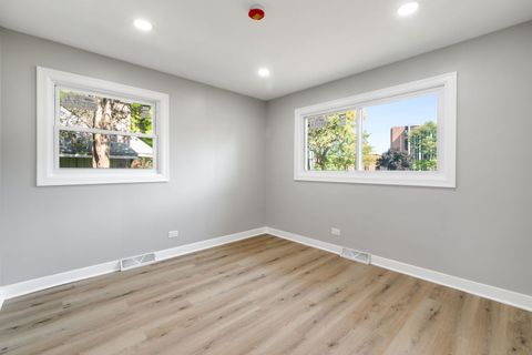 Tiny photo for 92-88 N AIRLITE Street, Elgin, IL 60123 (MLS # 12477649)