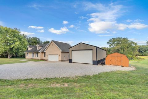 Tiny photo for 4454 N Prairie View Road, Oakley, IL 62501 (MLS # 12412577)