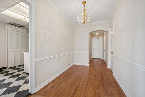 Tiny photo for 5555 N Sheridan Road #602, Chicago, IL 60640 (MLS # 12528706)