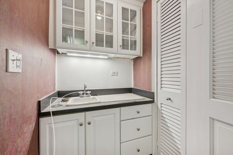 Tiny photo for 5555 N Sheridan Road #602, Chicago, IL 60640 (MLS # 12528706)