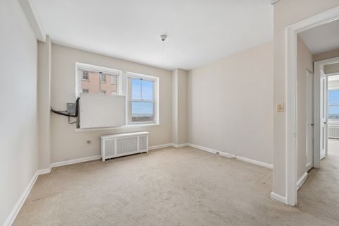 Tiny photo for 5555 N Sheridan Road #602, Chicago, IL 60640 (MLS # 12528706)