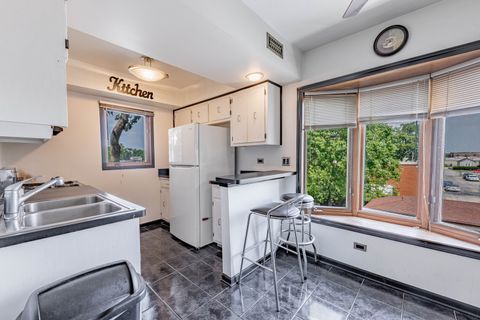 Tiny photo for 13535 Lamon Avenue #112, Crestwood, IL 60418 (MLS # 12441114)