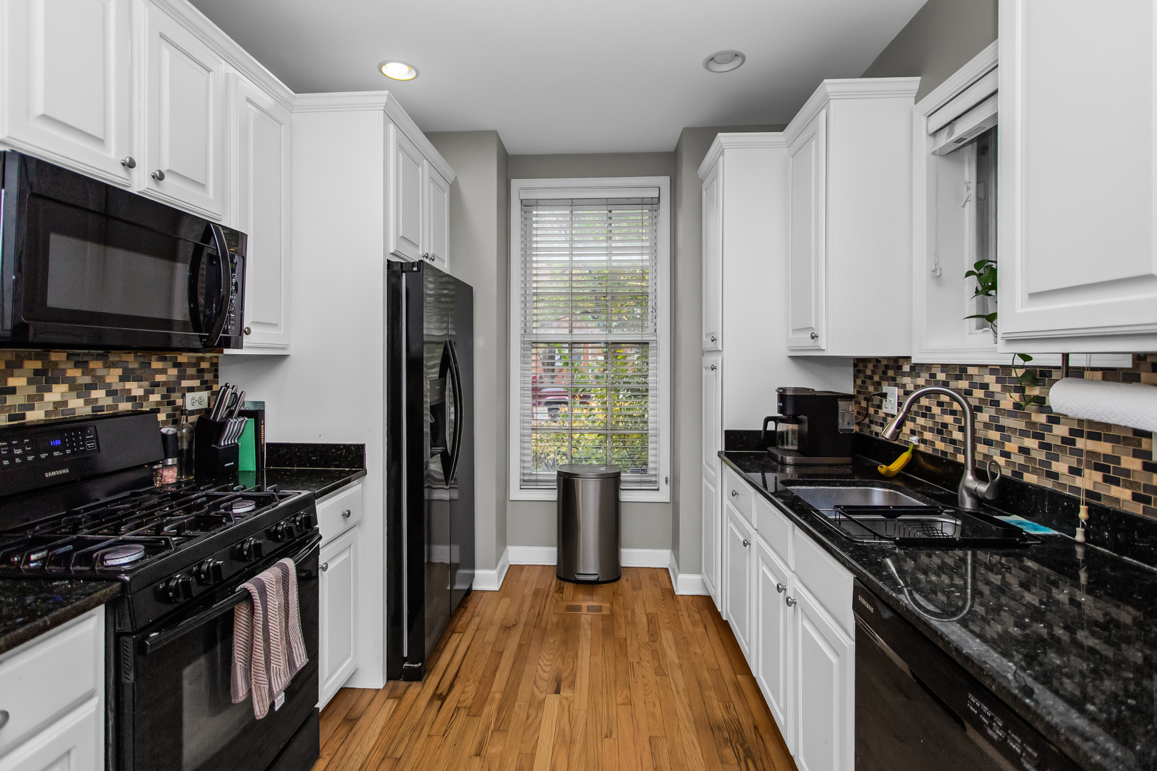 1413 N Bosworth Avenue 1