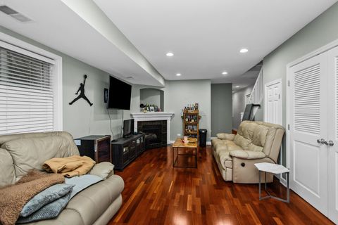 Tiny photo for 1413 N Bosworth Avenue #1, Chicago, IL 60642 (MLS # 12526399)