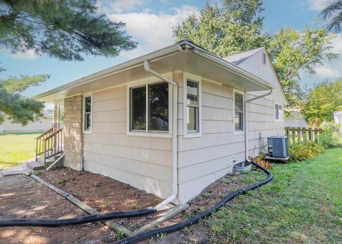 Tiny photo for 2408 Madison Street, Davenport, IA 52804 (MLS # 12753435)