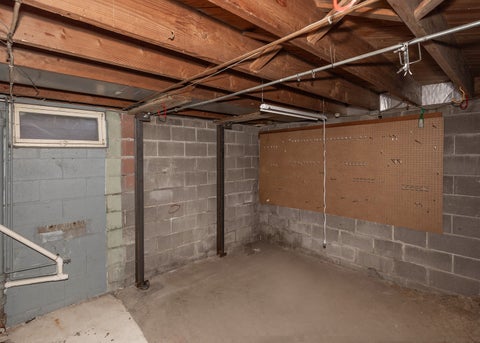 Tiny photo for 2408 Madison Street, Davenport, IA 52804 (MLS # 12753435)