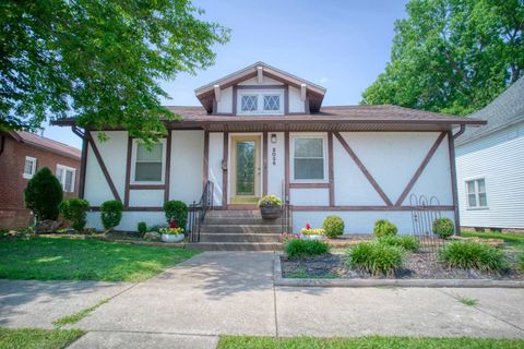 Tiny photo for 2036 SPRUCE Street, Murphysboro, IL 62966 (MLS # 100000352)