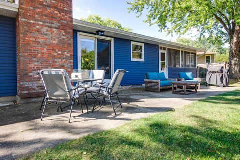 Tiny photo for 15040 W Clover Lane, Libertyville, IL 60048 (MLS # 12490171)
