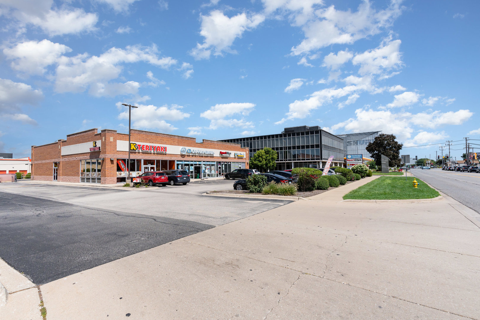 5942-5948 W Touhy Avenue