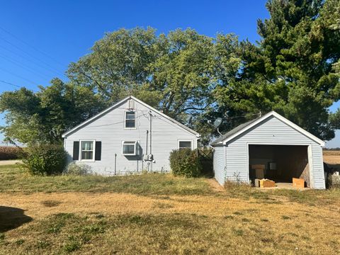 2608 State Route 17 Toluca IL 61369