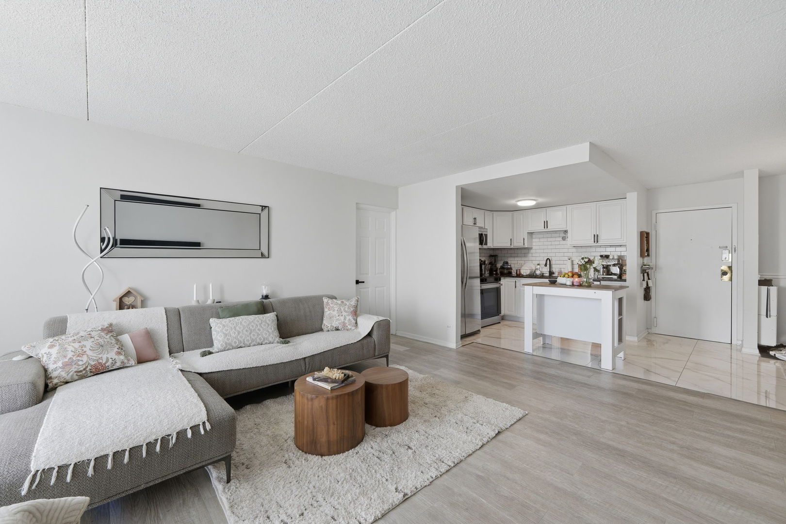 2015 S Finley Road 804