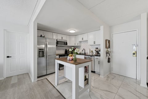 Tiny photo for 2015 S Finley Road #804, Lombard, IL 60148 (MLS # 12747873)