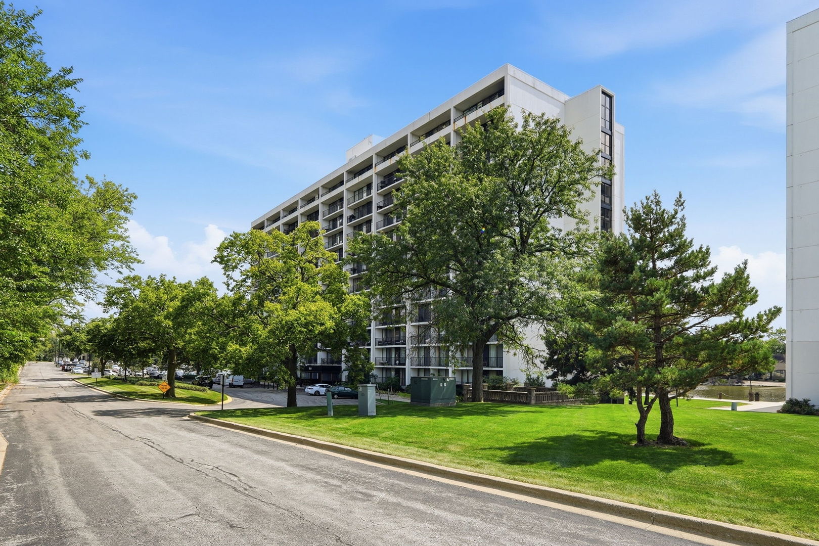 2015 S Finley Road 804