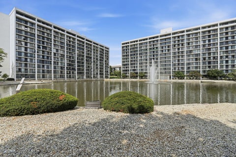 Tiny photo for 2015 S Finley Road #804, Lombard, IL 60148 (MLS # 12747873)