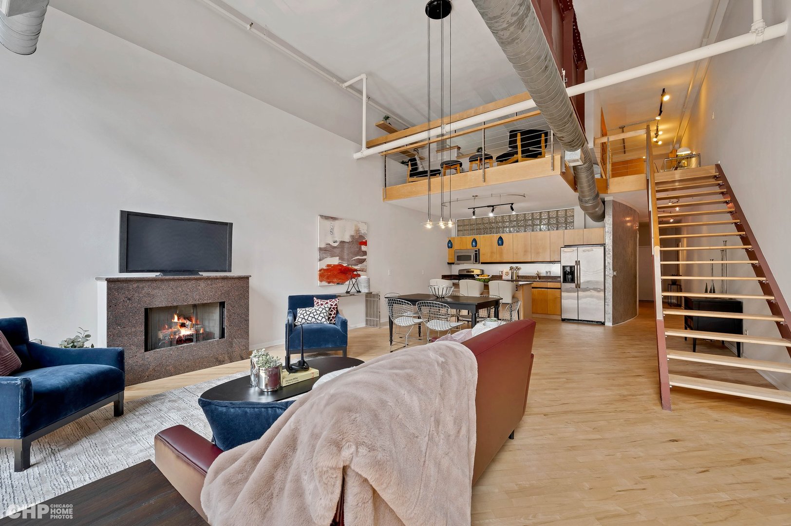 203 S SANGAMON Street 206
