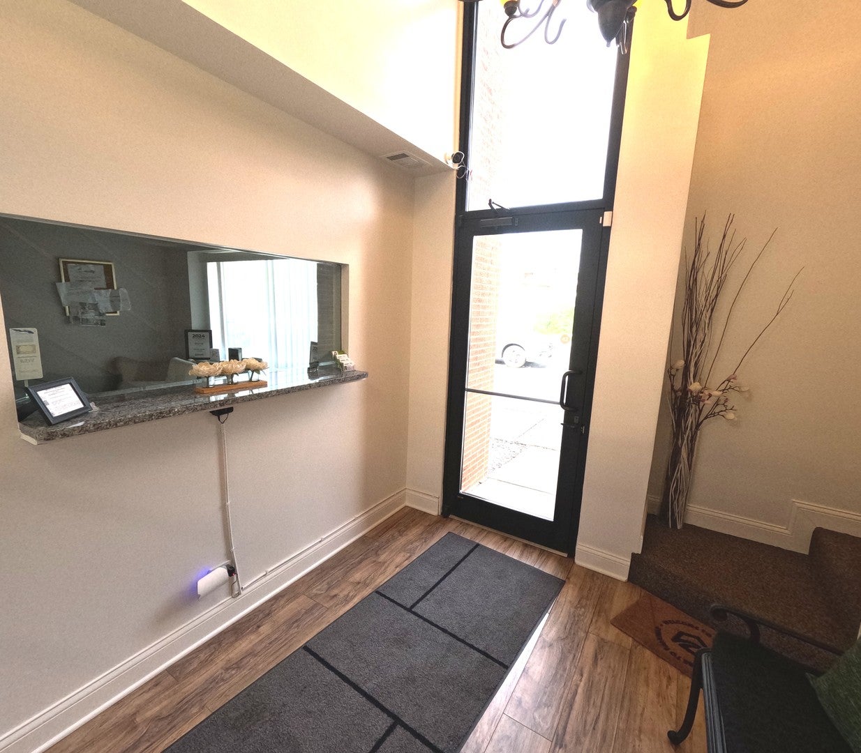 3942 N CENTRAL Avenue