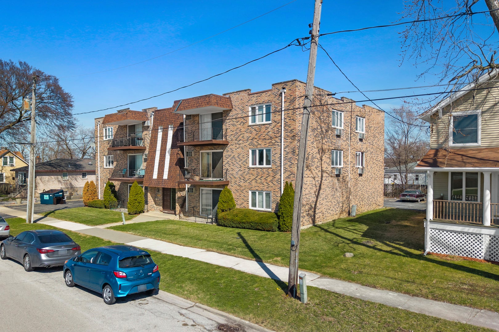 103 E Eleanor Street