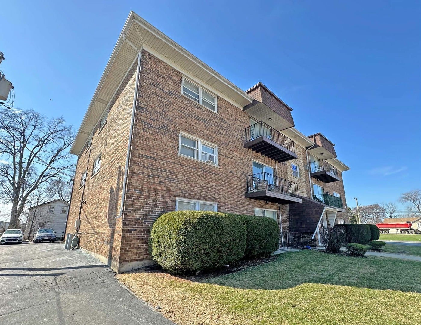 103 E Eleanor Street