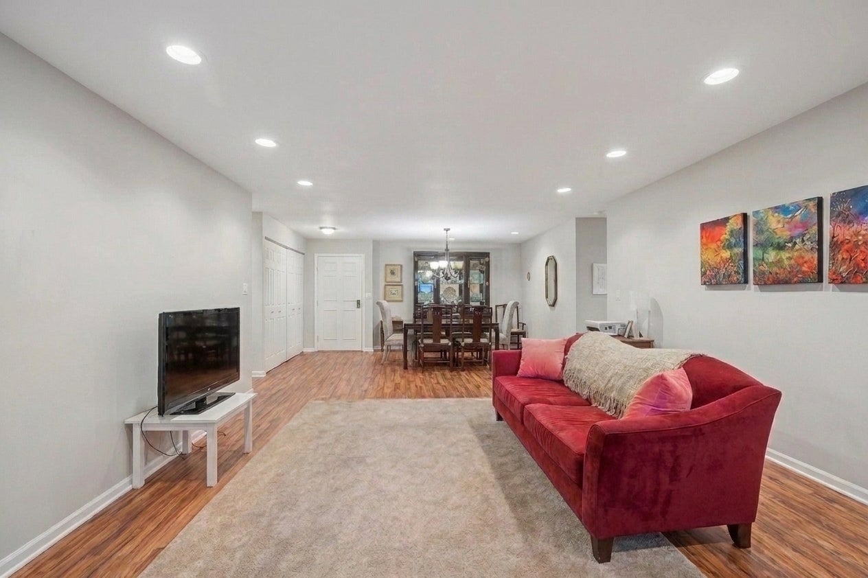 1250 Rudolph Road 2B