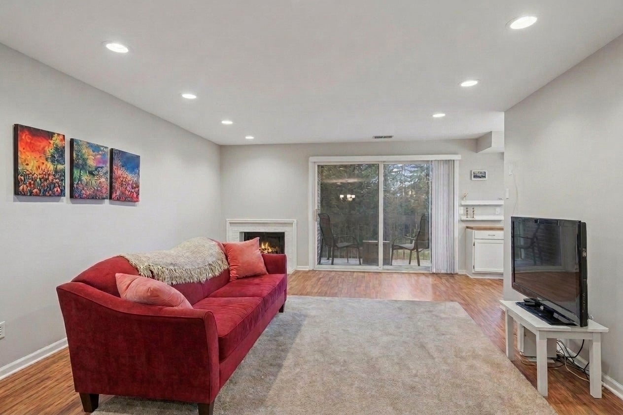 1250 Rudolph Road 2B
